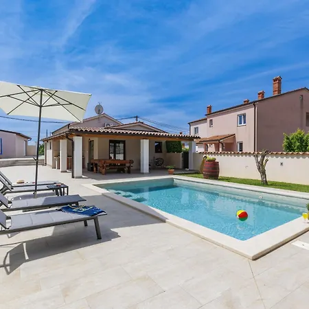 Nina By Interhome Casa vacanze *
