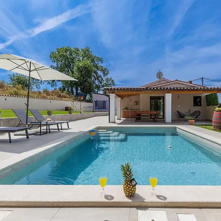 Nina By Interhome Casa vacanze