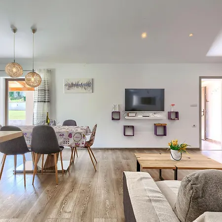 Nina By Interhome * Barban